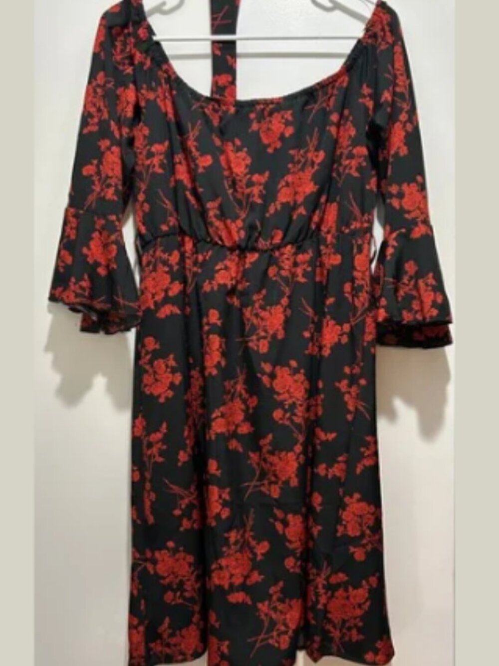 Jeceika bell sleeve black dress with red flower design Size L - Picture 2 of 5
